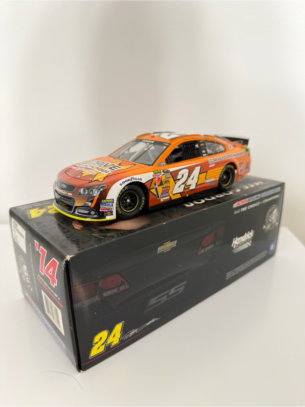 2014 Jeff Gordon 1/24 drive to end hunger